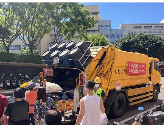 試辦專用垃圾袋垃圾量減2成，政策支持率達7成