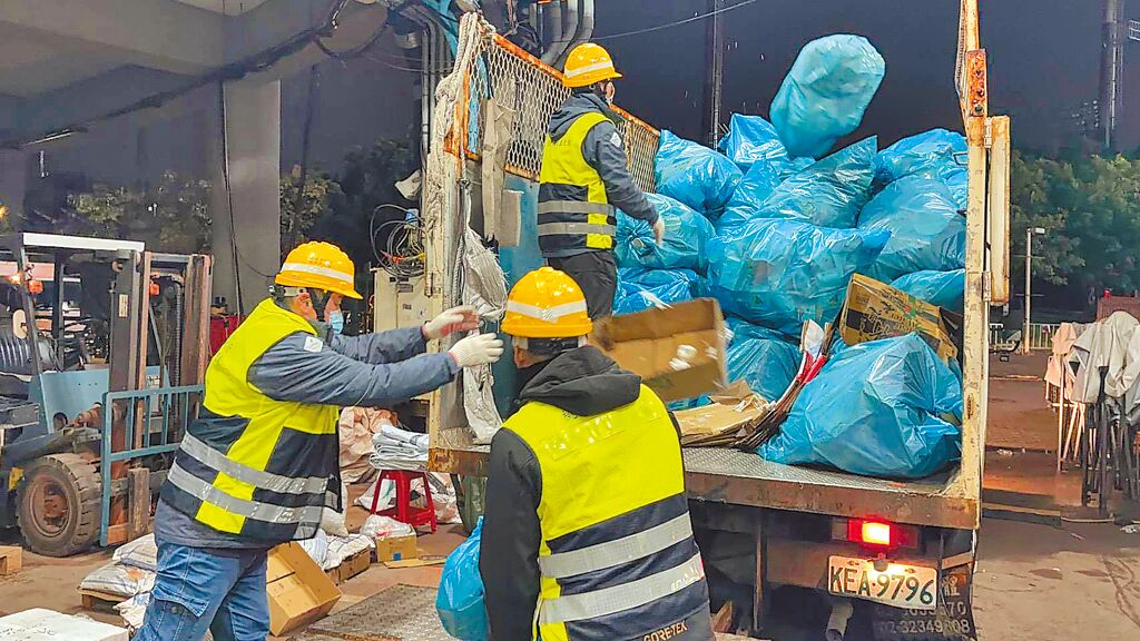 桃園跨年晚會垃圾及資收逾4噸 專用袋上路減量達30％ (出處：中國時報)